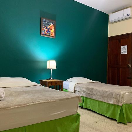 Hostal Fachente León Kültér fotó