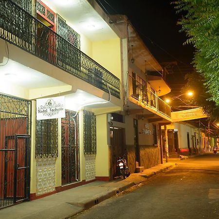 Hostal Fachente León Kültér fotó